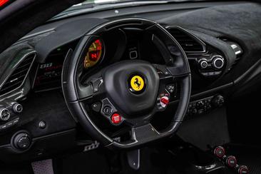 Ferrari 488 Pista — photo 11
