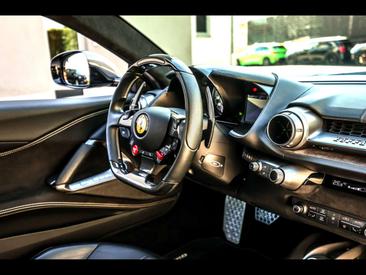 Ferrari 812 Superfast — photo 12
