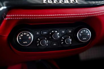 Ferrari F12 Berlinetta — photo 25