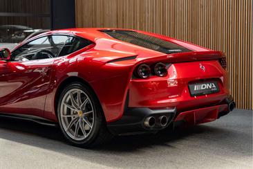 Ferrari 812 Superfast — photo 11