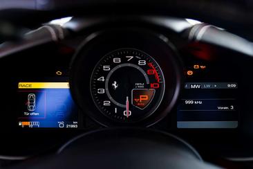 Ferrari F12 Berlinetta — photo 28