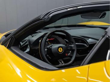 Ferrari SF90 Spider — photo 25