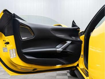 Ferrari SF90 Spider — photo 26