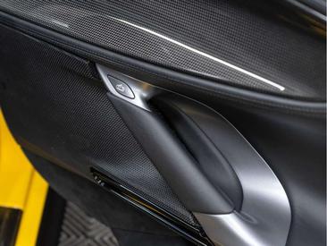 Ferrari SF90 Spider — photo 29