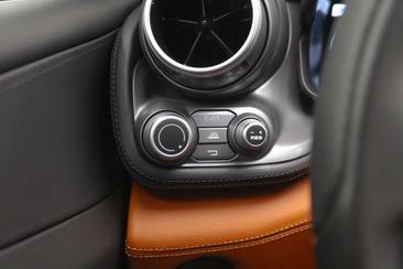 Ferrari GTC4Lusso — photo 16