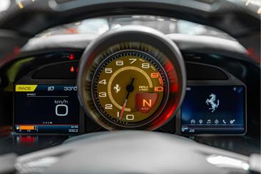 Ferrari 812 Superfast — photo 36