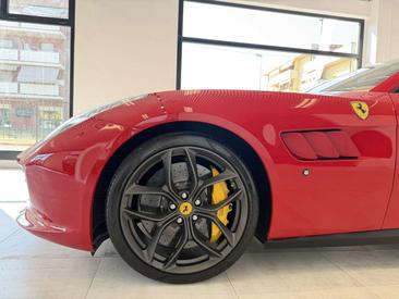 Ferrari GTC4Lusso — photo 6