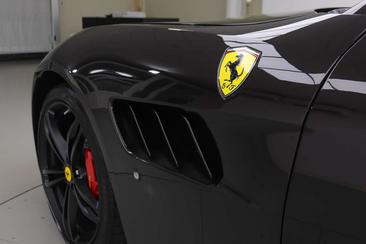 Ferrari GTC4Lusso — photo 34