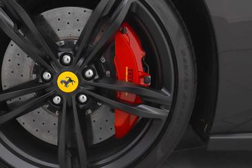 Ferrari GTC4Lusso — photo 36