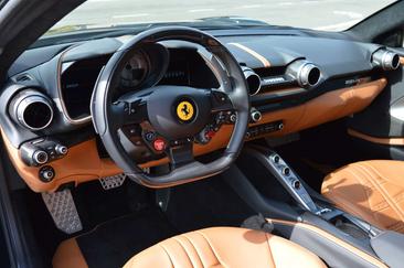 Ferrari 812 Superfast — photo 8
