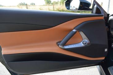 Ferrari 812 Superfast — photo 10