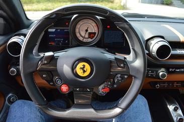 Ferrari 812 Superfast — photo 14