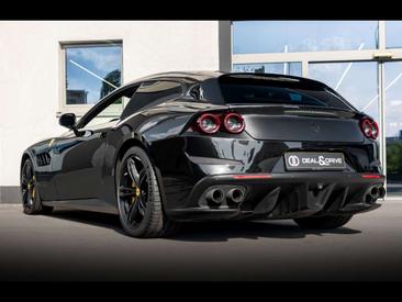 Ferrari GTC4Lusso — photo 3