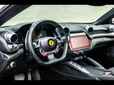 Ferrari GTC4Lusso — photo 10