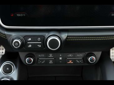 Ferrari GTC4Lusso — photo 28