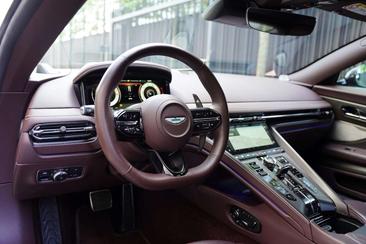 Aston Martin DB12 4.0 V8 — photo 4