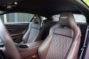 Aston Martin DB12 4.0 V8 — photo 6