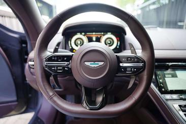 Aston Martin DB12 4.0 V8 — photo 7