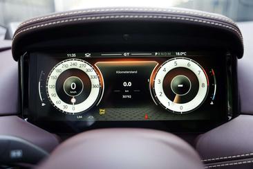 Aston Martin DB12 4.0 V8 — photo 8