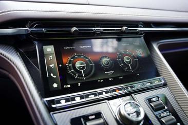 Aston Martin DB12 4.0 V8 — photo 15
