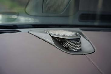 Aston Martin DB12 4.0 V8 — photo 18