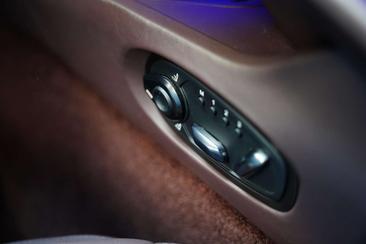 Aston Martin DB12 4.0 V8 — photo 21