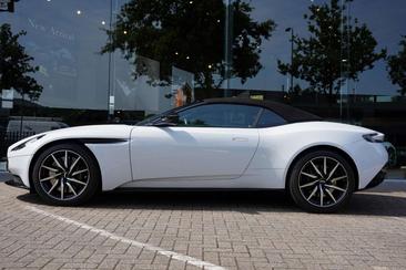 Aston Martin DB11 Volante 4.0 V8 B&O Advanced — photo 4