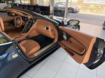 Aston Martin DB11 Volante — photo 19