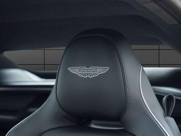 Aston Martin Vanquish Volante — photo 5