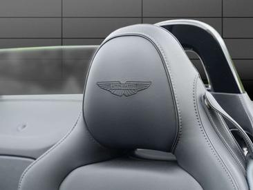 Aston Martin V8 Roadster — photo 5
