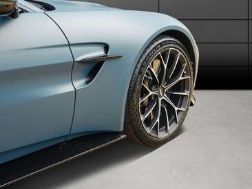 Aston Martin V8 Roadster — photo 9
