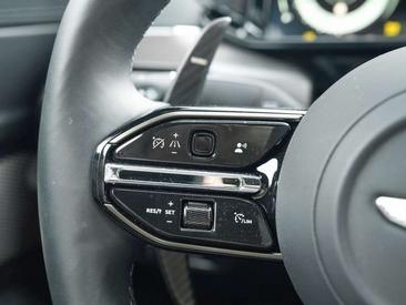 Aston Martin V8 Roadster — photo 18