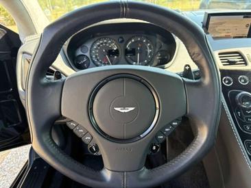 Aston Martin Vanquish V12 5.9 570ch Touchtronic III — photo 13