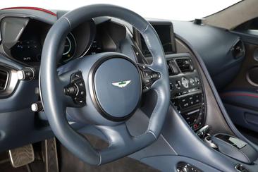 Aston Martin DBS Superleggera Coupé — photo 11