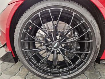 Aston Martin V8 F1 Carbon Performance — photo 14