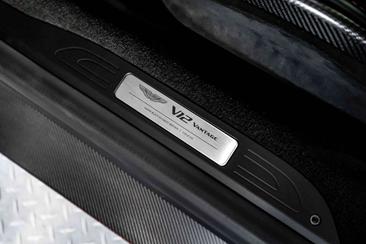 Aston Martin Coupe Q Carbon Performance — photo 15