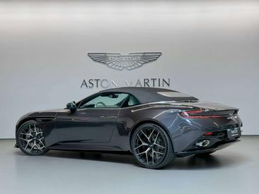 Aston Martin DB12 Volante — photo 5