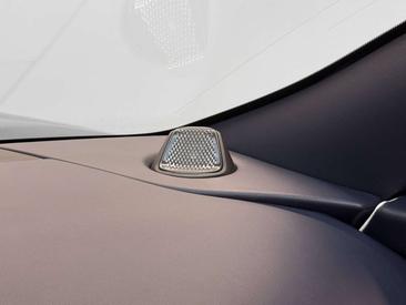 Aston Martin DB12 Volante — photo 14