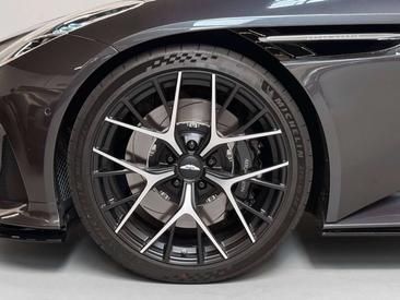 Aston Martin DB12 Volante — photo 20