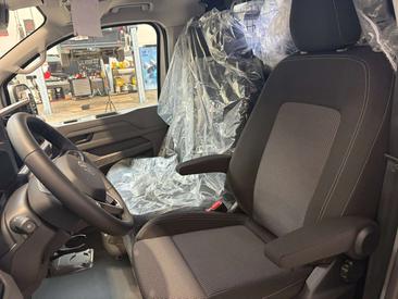 Volkswagen Transporter — photo 10