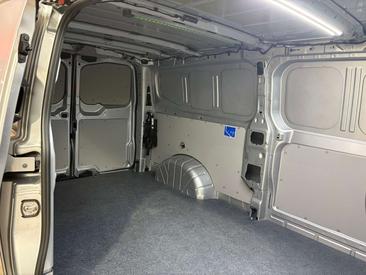 Volkswagen Transporter — photo 25