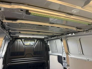 Volkswagen Transporter — photo 26