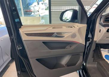 Volkswagen Multivan Style — photo 9
