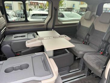 Volkswagen Multivan Style — photo 20