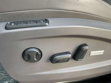 Volkswagen Multivan EHybrid Style — photo 8