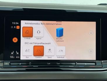 Volkswagen Multivan EHybrid Style — photo 20