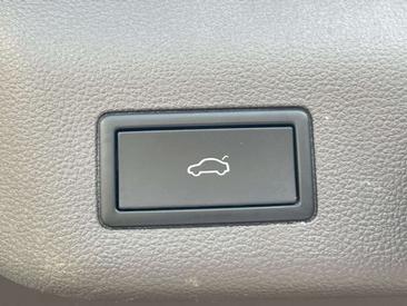 Volkswagen Multivan EHybrid Style — photo 29