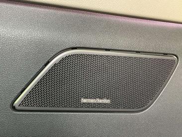 Volkswagen Multivan EHybrid Style — photo 30