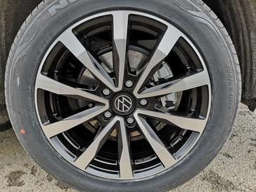 Volkswagen Multivan Hybrid 4Motion Elegance — photo 3