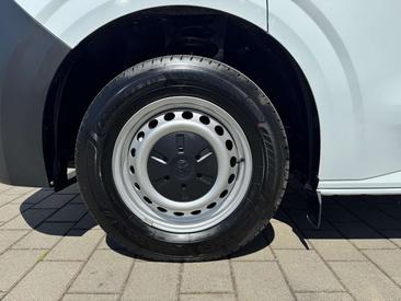 Volkswagen Transporter — photo 5